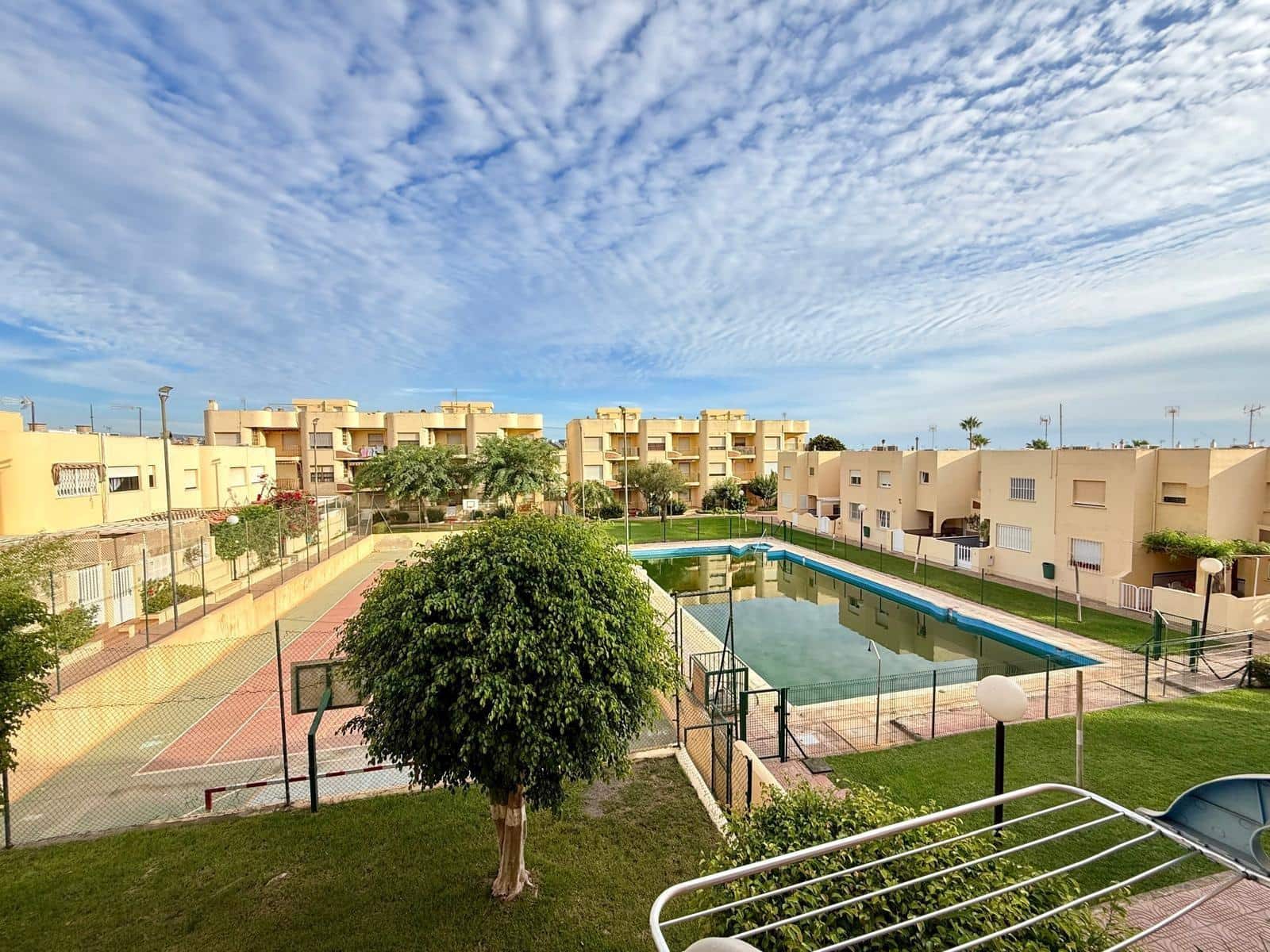 2 sovrum Lägenhet till salu i Almeria stad med pool - 165 000 € (Ref: 9355987)
