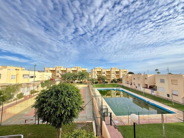 2 chambre Appartement à vendre à Almería ville avec piscine - 165 000 € (Ref: 9355987)