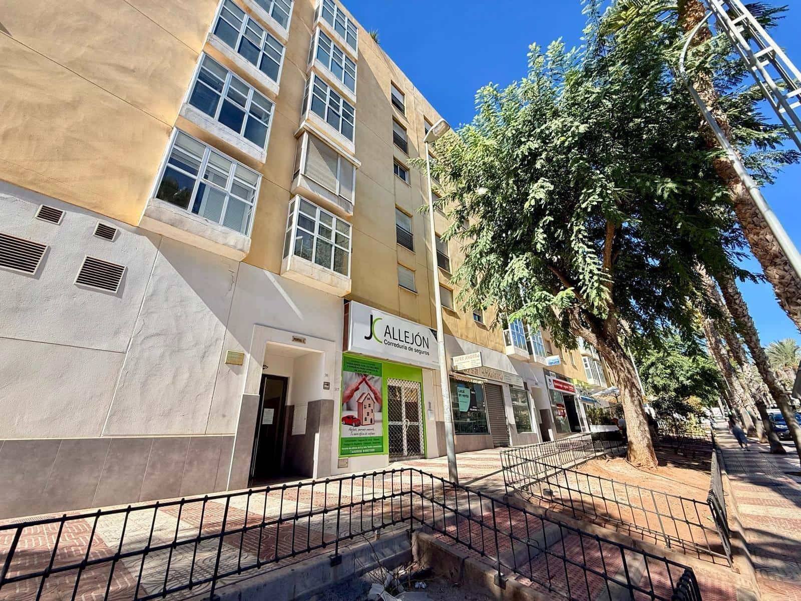 3 bedroom Flat for sale in El Parador de las Hortichuelas - € 160,000 (Ref: 9367376)