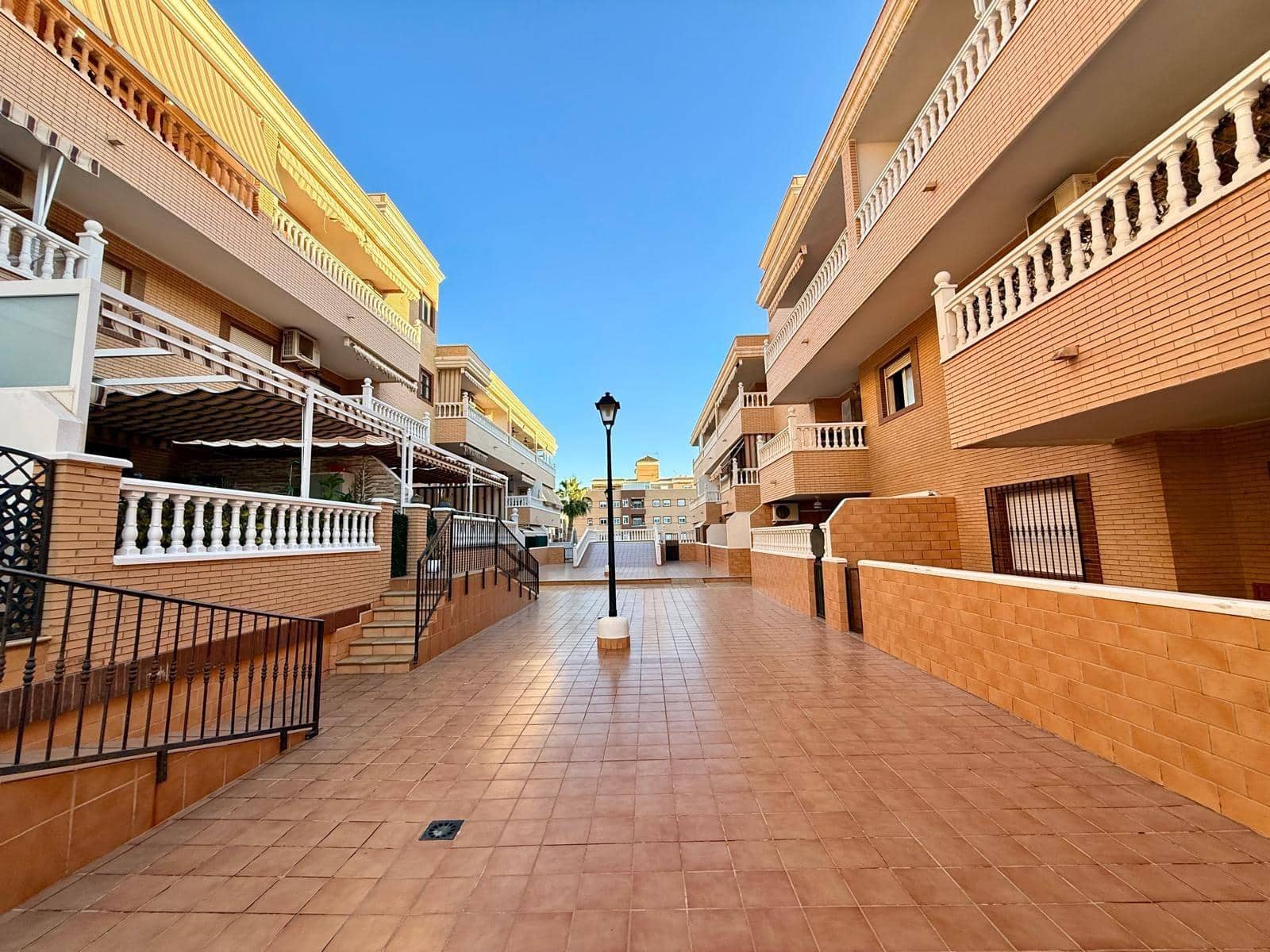 2 bedroom Flat for sale in Aguadulce (Almeria) with pool - € 189,000 (Ref: 9379218)
