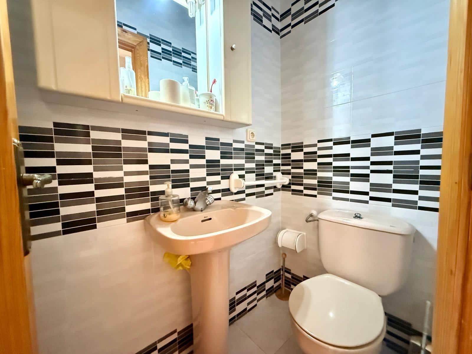 4 makuuhuone Rivitalo myytävänä paikassa Aguadulce (Almeria) mukana 
autotalli - 330 000 € (Ref: 9379219)