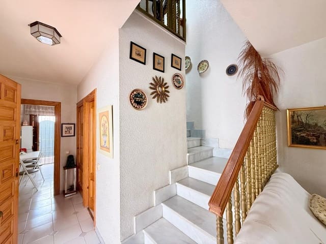 4 makuuhuone Rivitalo myytävänä paikassa Aguadulce (Almeria), Roquetas de Mar mukana 
autotalli - 330 000 € (Ref: 9379219)