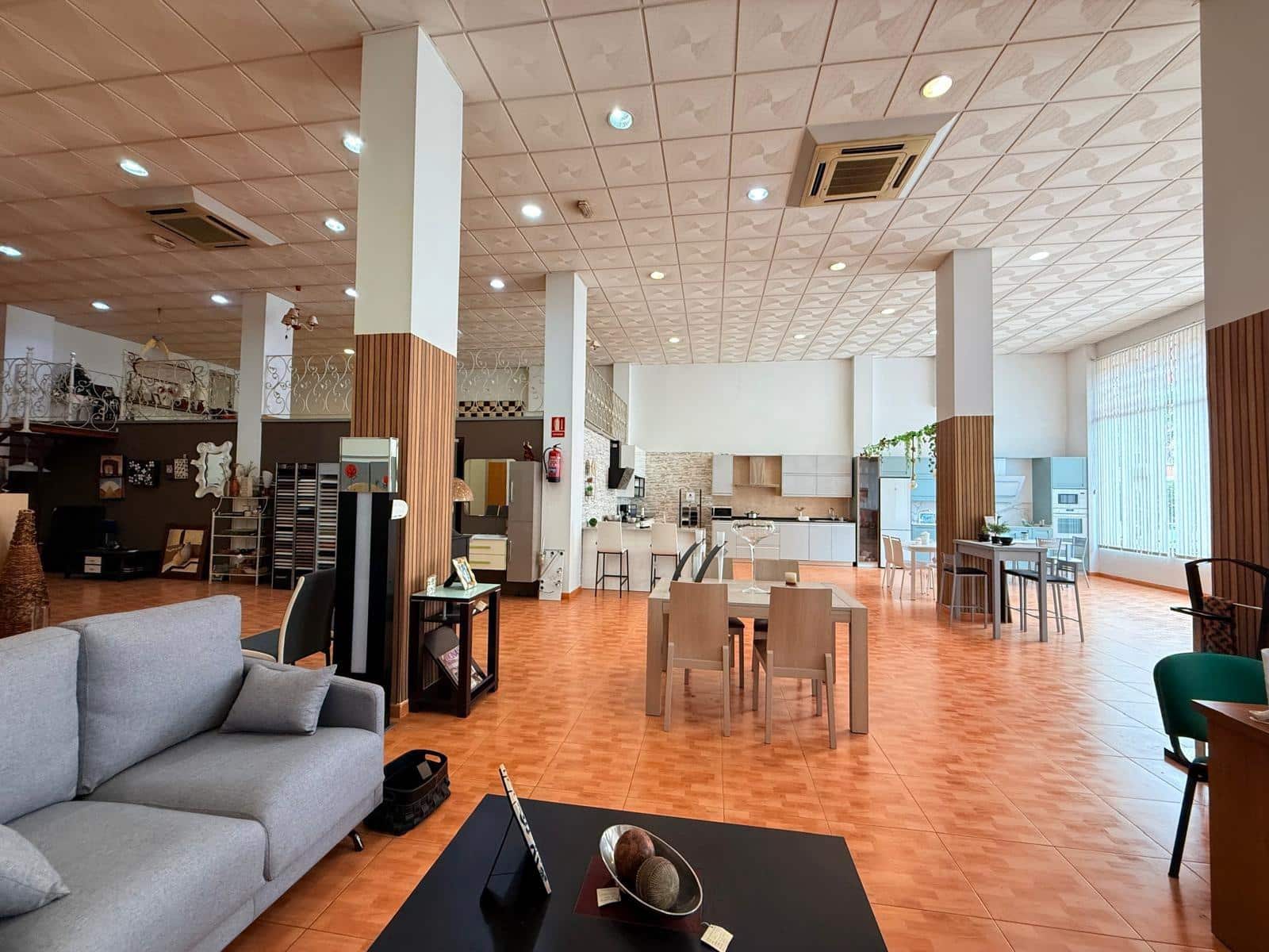 Kommersiell til salgs i El Parador de las Hortichuelas - € 600 000 (Ref: 9398629)