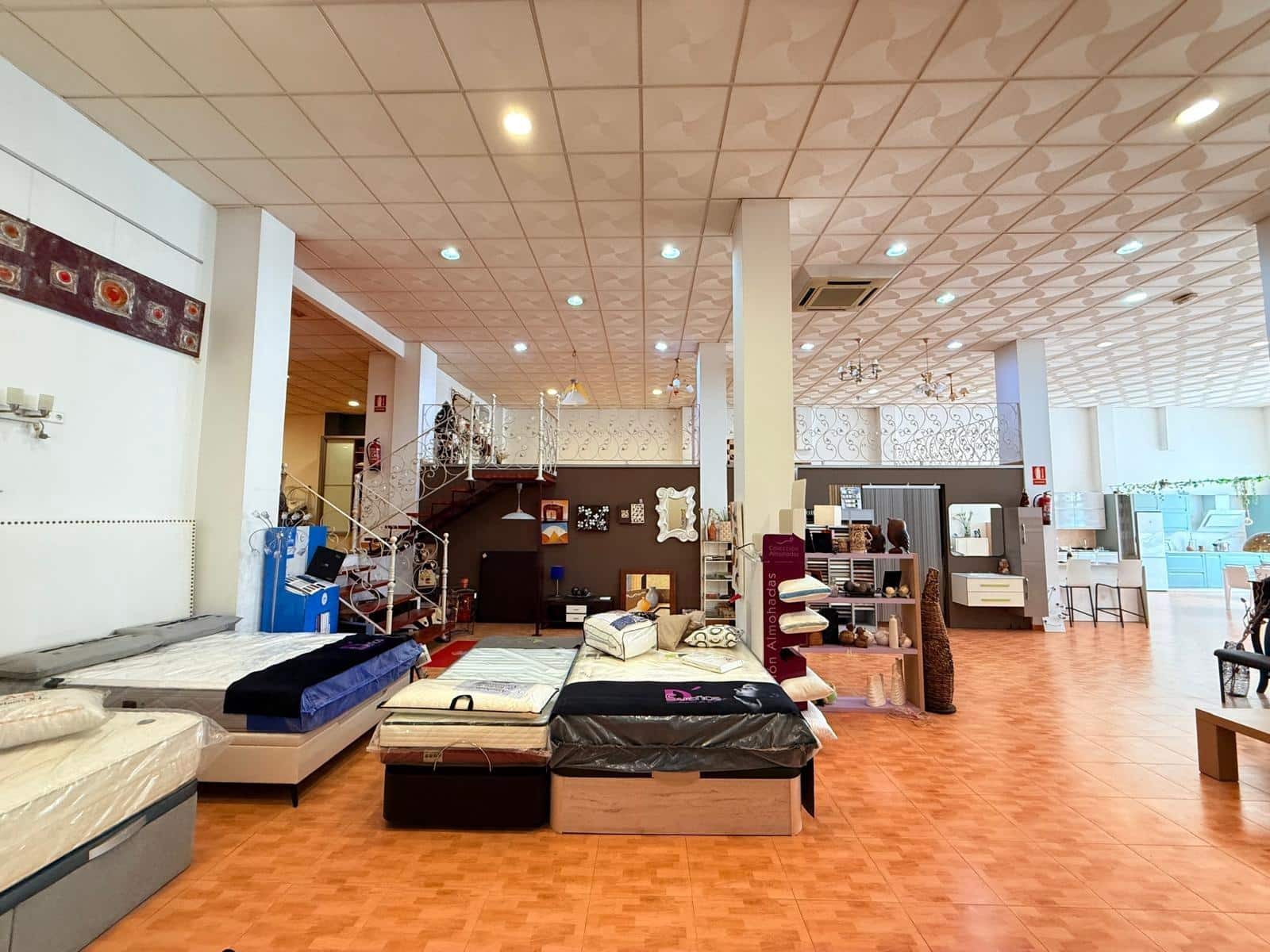 Kommersiell til salgs i El Parador de las Hortichuelas - € 600 000 (Ref: 9398629)