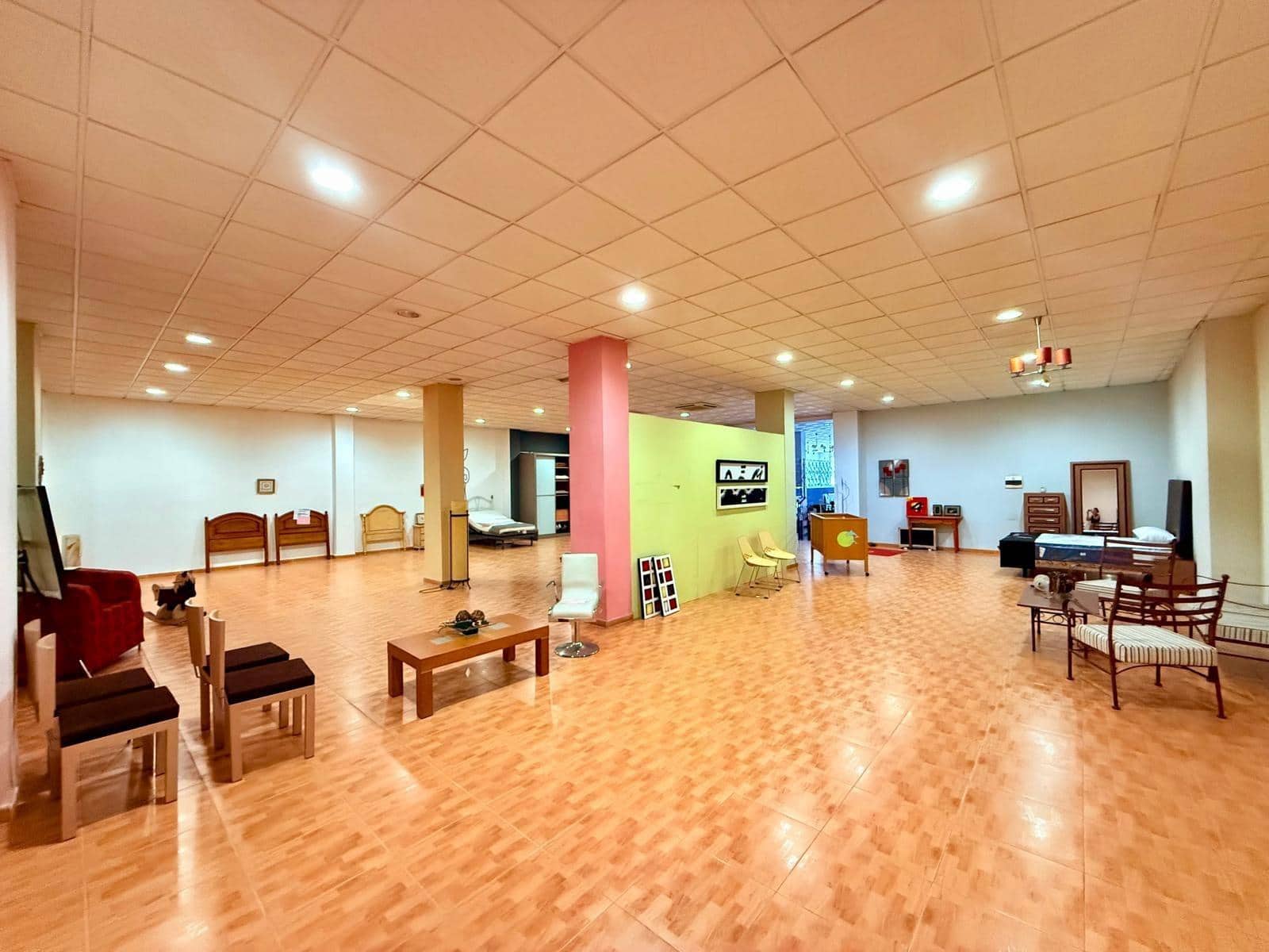 Kommersiell til salgs i El Parador de las Hortichuelas - € 600 000 (Ref: 9398629)