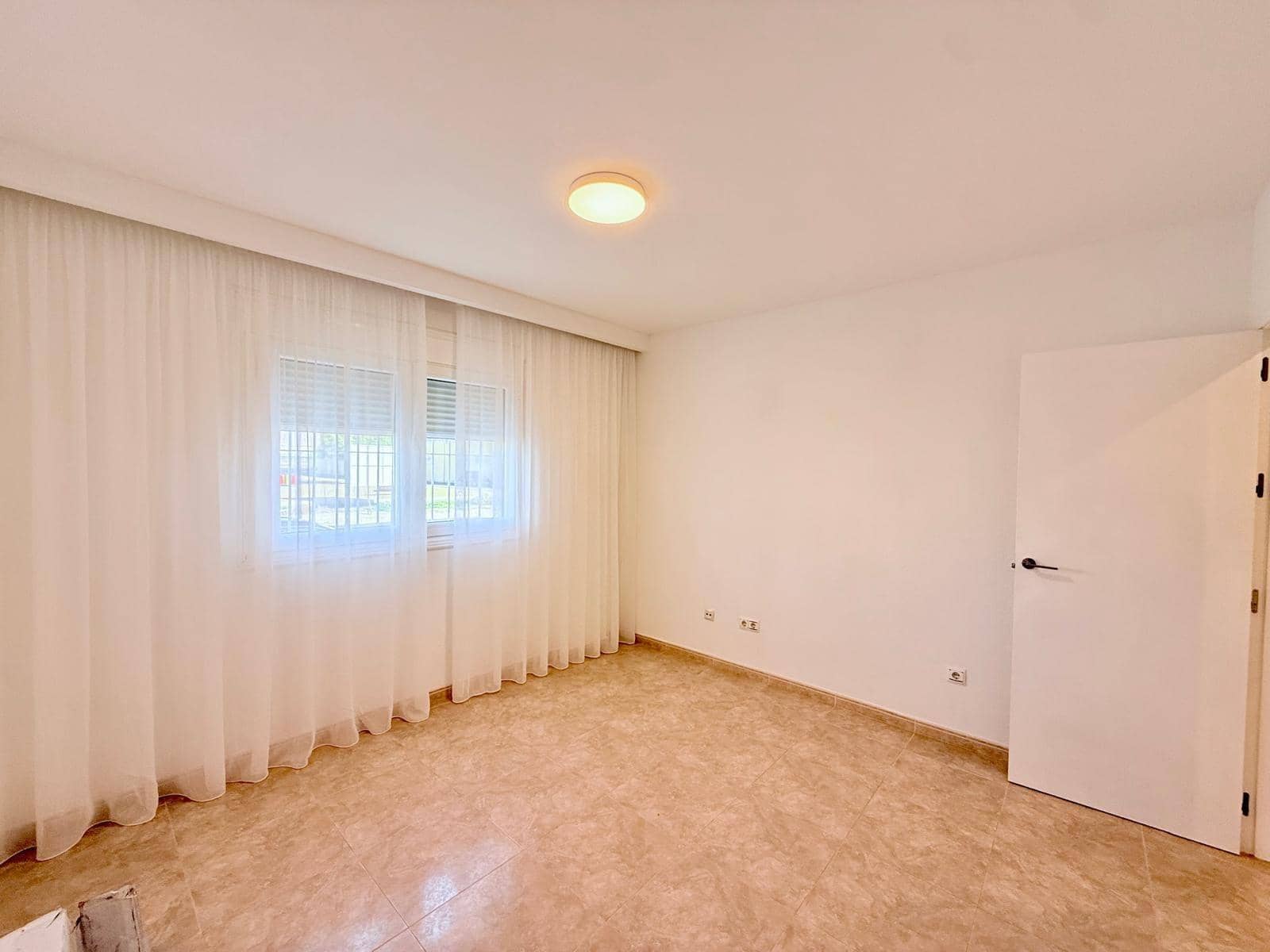2 chambre Appartement à vendre à Roquetas de Mar - 122 000 € (Ref: 9398630)