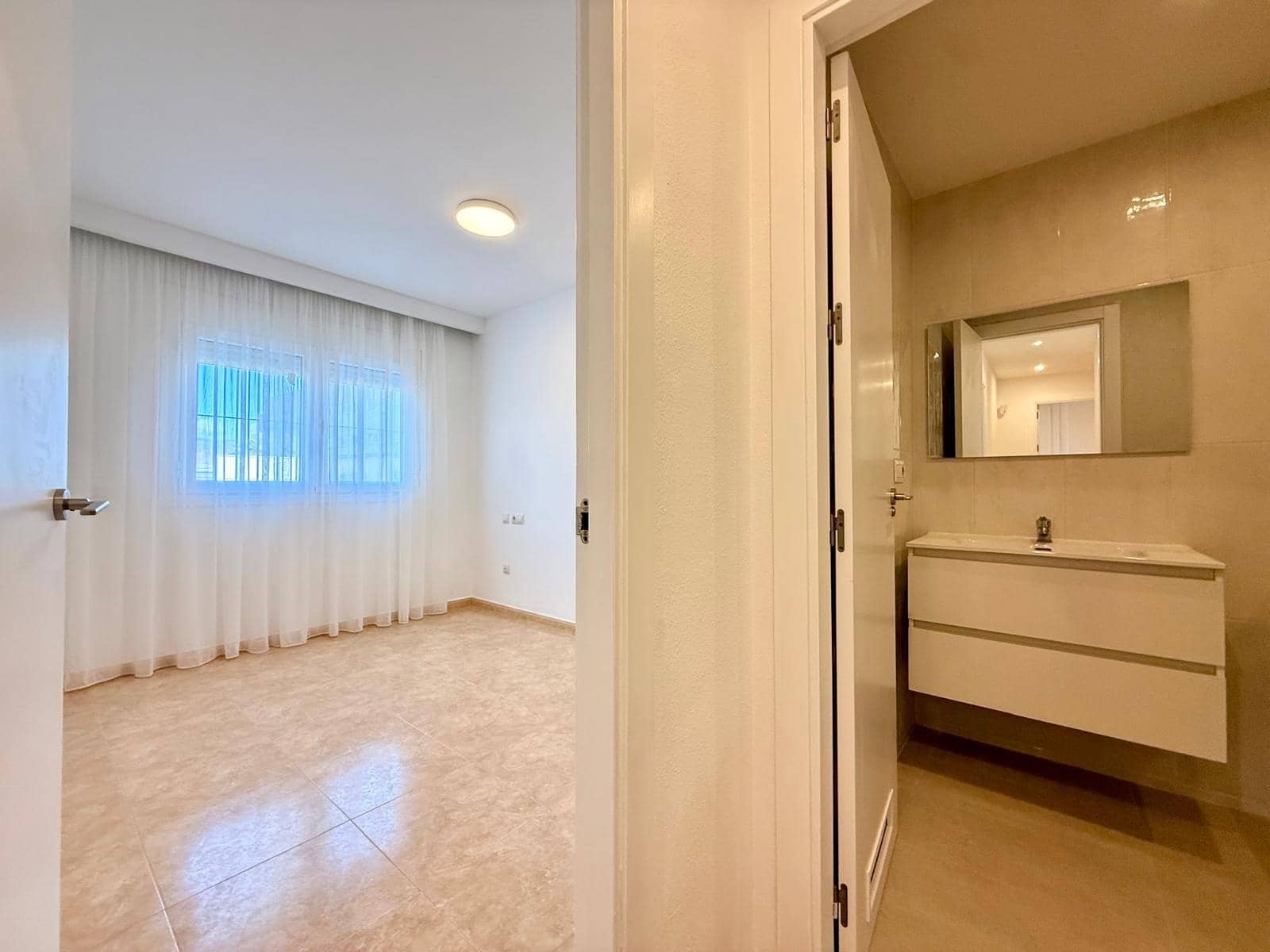 2 chambre Appartement à vendre à Roquetas de Mar - 122 000 € (Ref: 9398630)