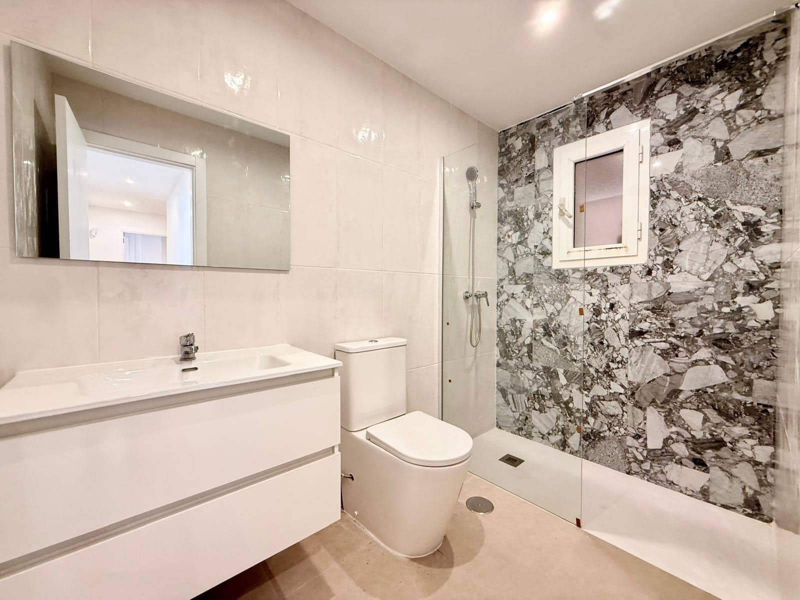 2 chambre Appartement à vendre à Roquetas de Mar - 122 000 € (Ref: 9398630)