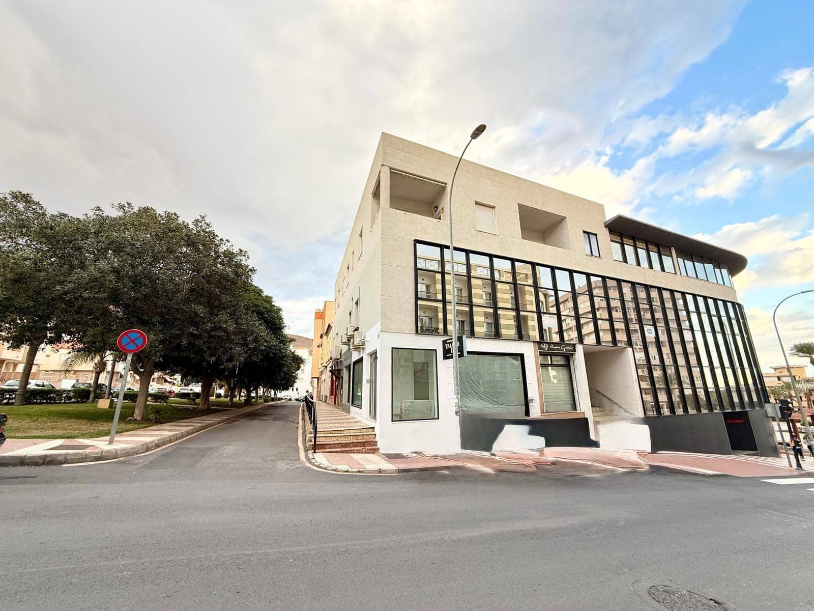 2 bedroom Flat for sale in Aguadulce (Almeria) - € 126,000 (Ref: 9411164)