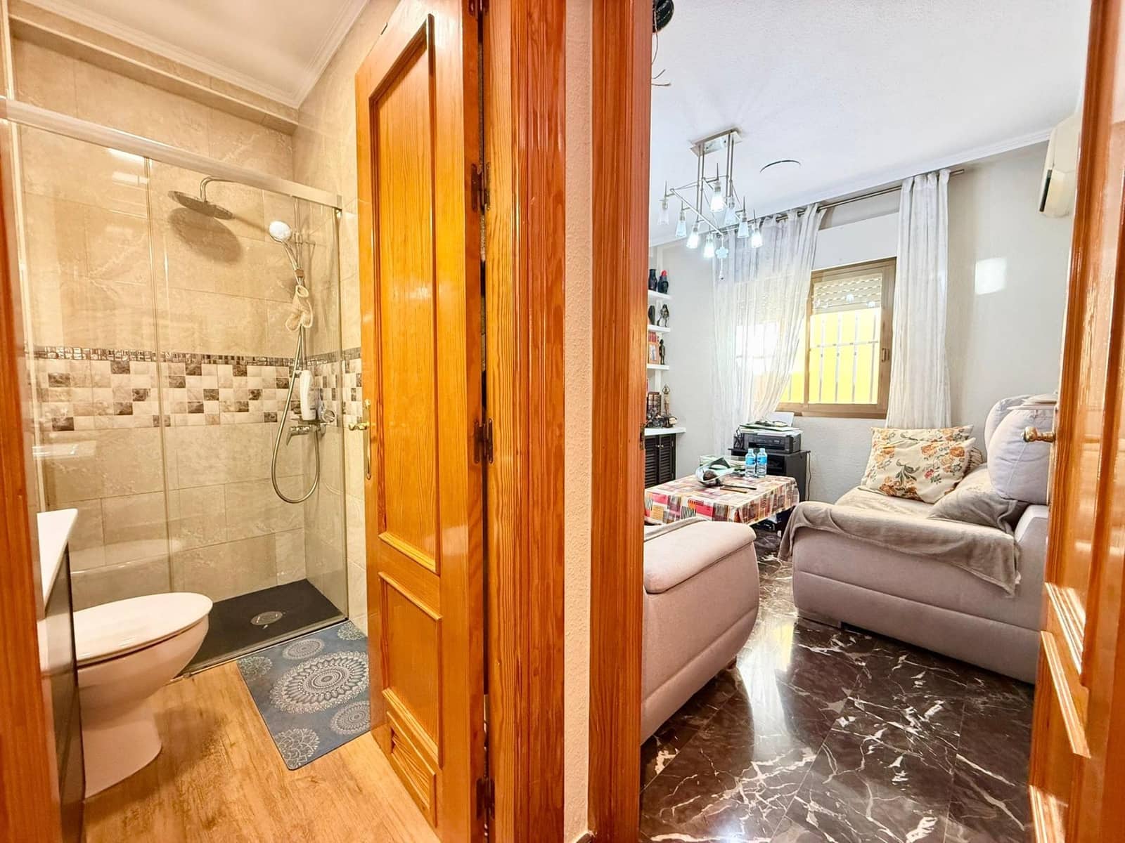 4 quarto Moradia em Banda para venda em Roquetas de Mar com garagem - 335 000 € (Ref: 9417881)