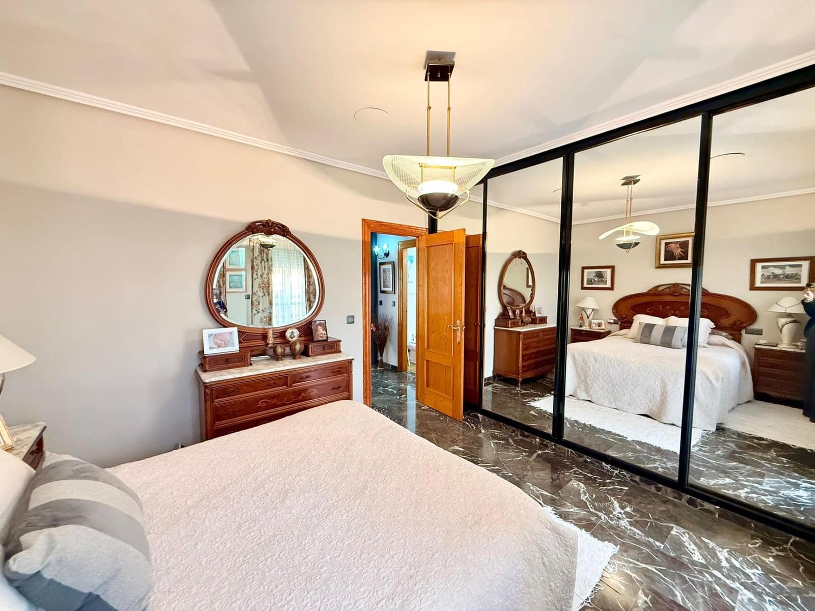 4 quarto Moradia em Banda para venda em Roquetas de Mar com garagem - 335 000 € (Ref: 9417881)