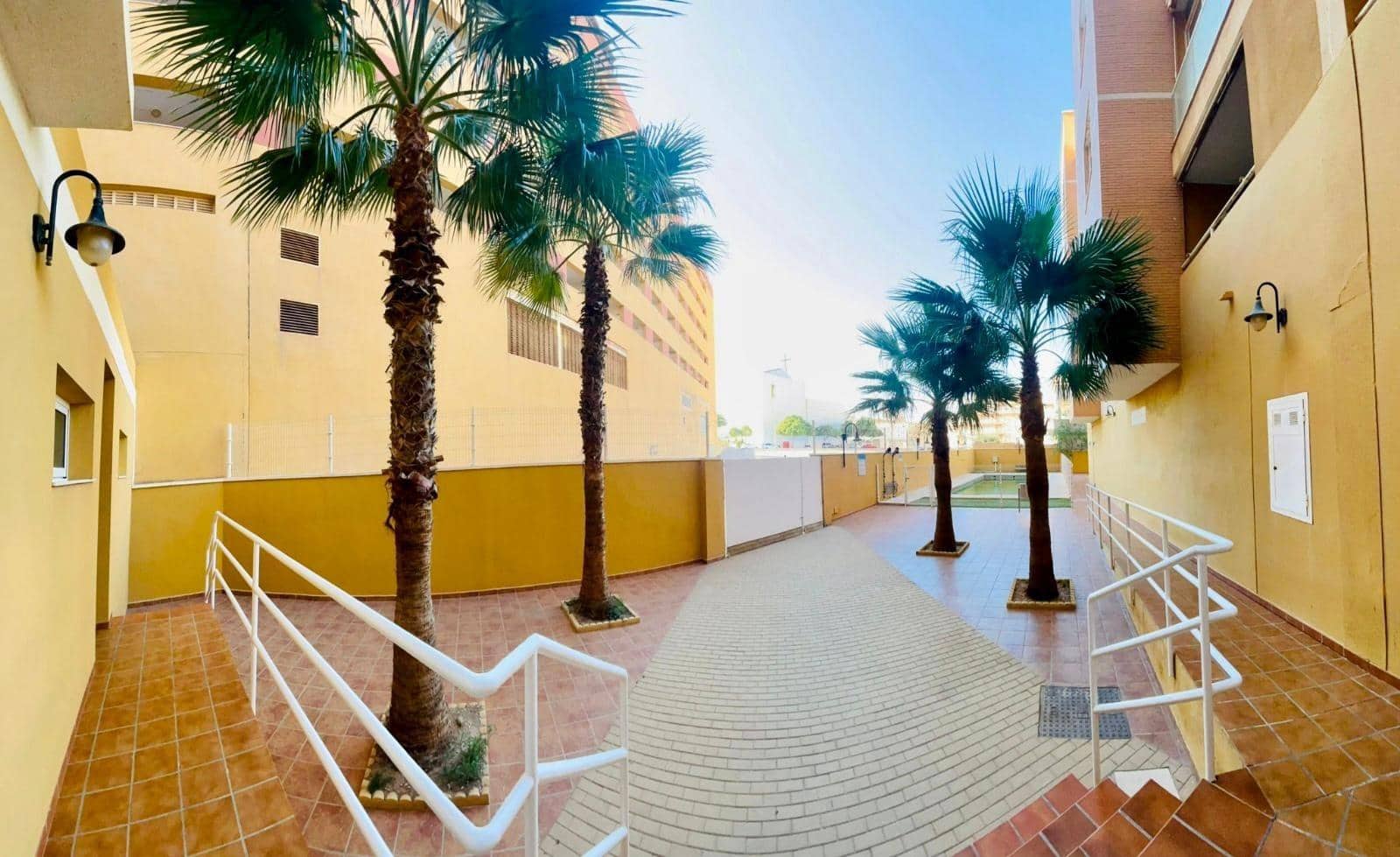 2 soveværelse Lejlighed til salg i Roquetas de Mar med garage - € 165.000 (Ref: 9446503)