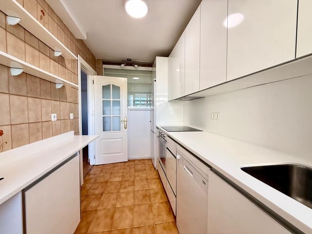 Piso de 3 habitaciones en Aguadulce (Almeria), Roquetas de Mar en alquiler con piscina - 840 € (Ref: 9452256)