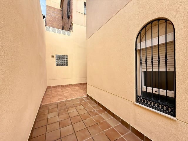 4 makuuhuone Huoneisto myytävänä paikassa Aguadulce (Almeria), Roquetas de Mar mukana uima-altaan - 299 000 € (Ref: 9468562)