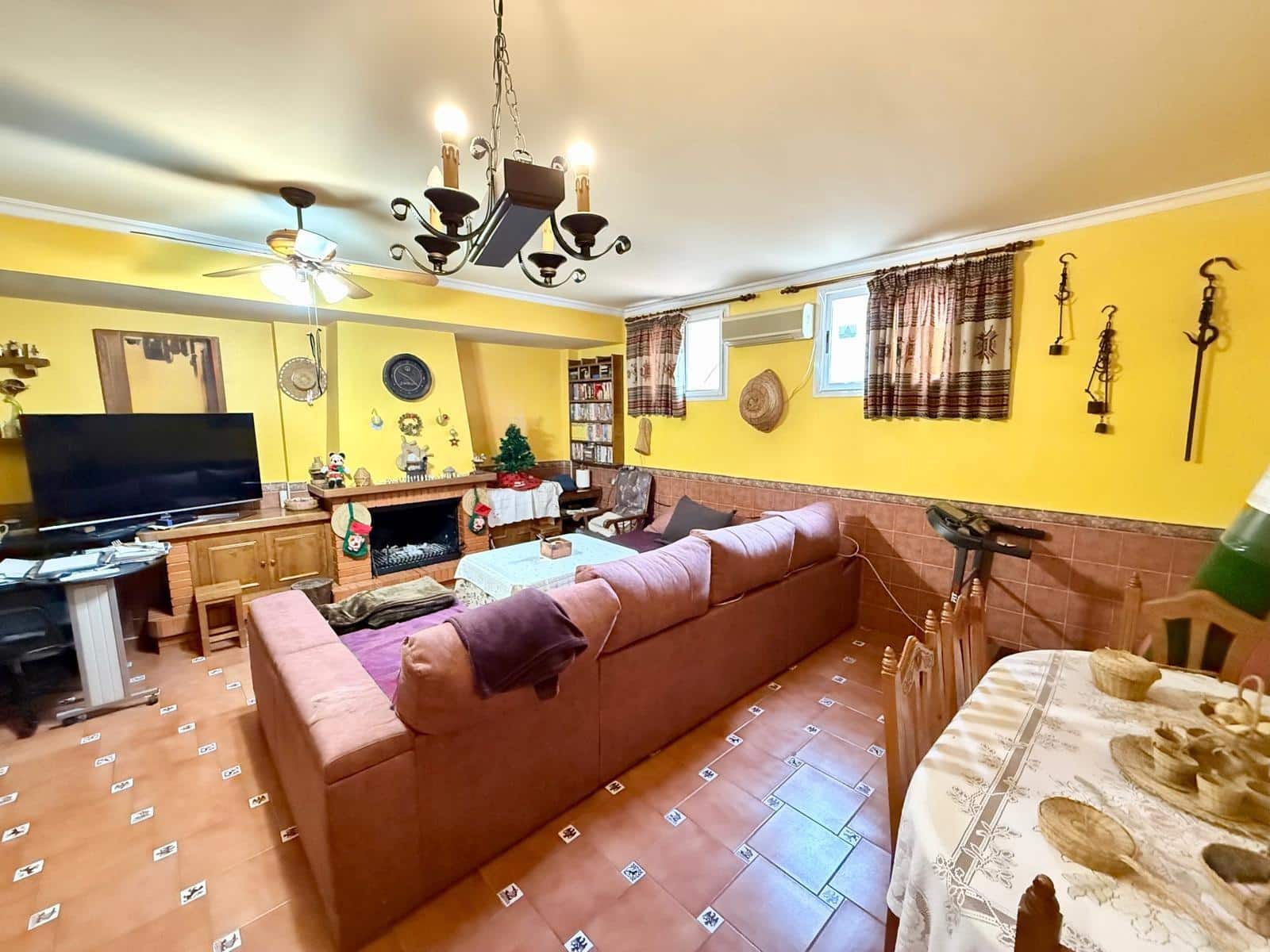 4 bedroom Terraced Villa for sale in Almeria city with garage - € 440,000 (Ref: 9468563)