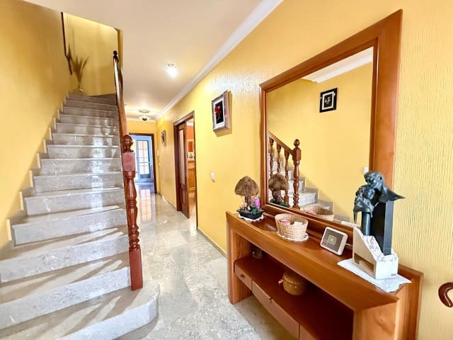 4 sovrum Radhus till salu i Almería stad med garage - 440 000 € (Ref: 9468563)