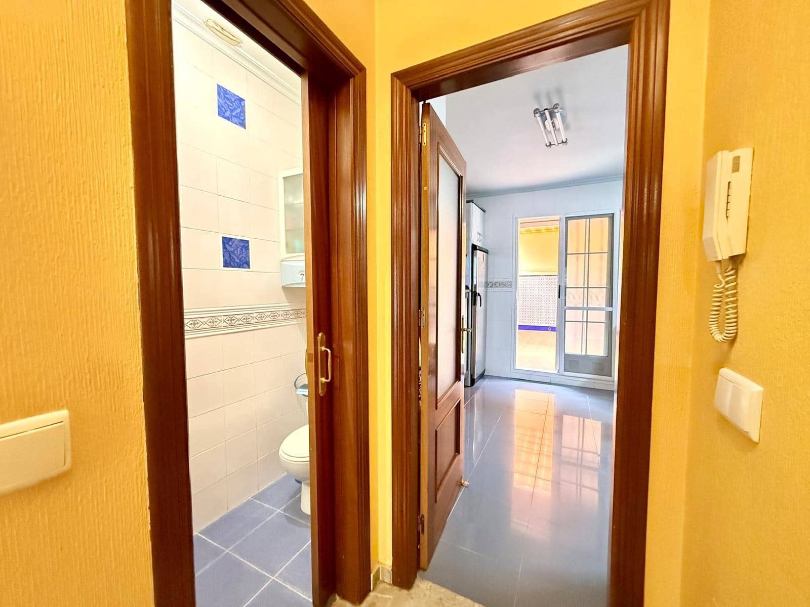 4 slaapkamer Rijtjeshuis te koop in Almeria stad met garage - € 399.000 (Ref: 9468563)