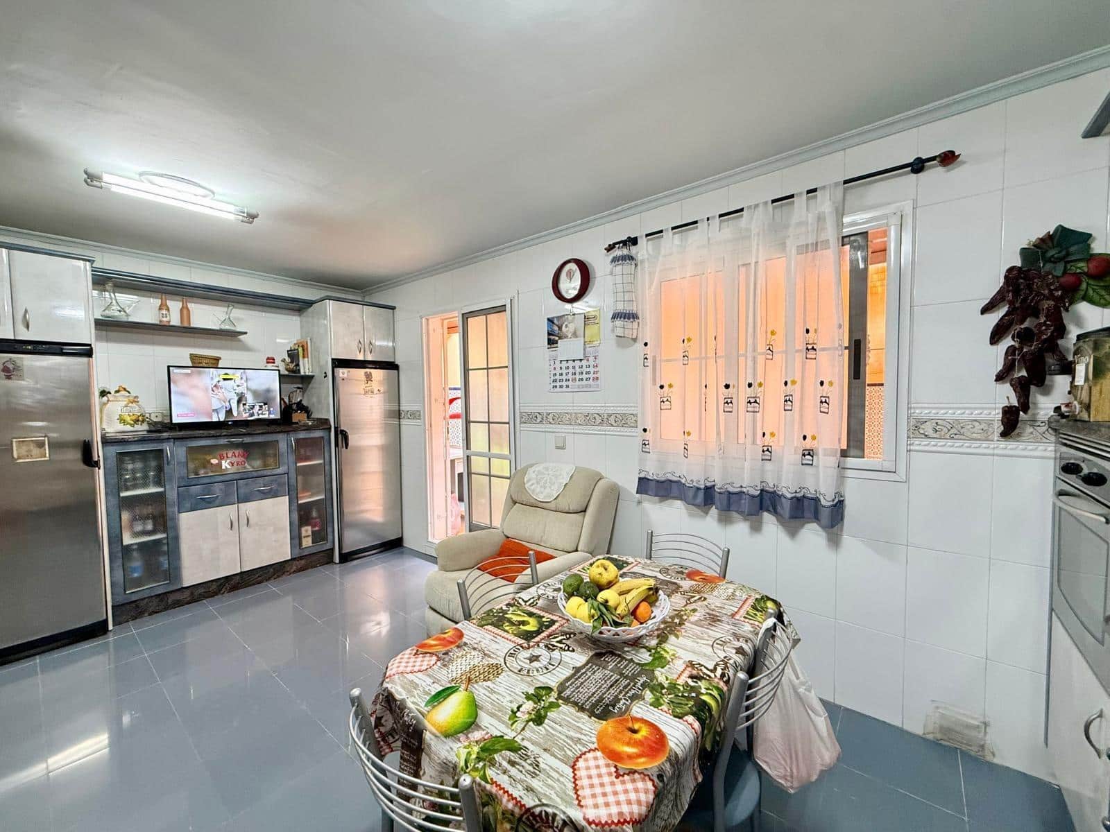 4 slaapkamer Rijtjeshuis te koop in Almeria stad met garage - € 399.000 (Ref: 9468563)