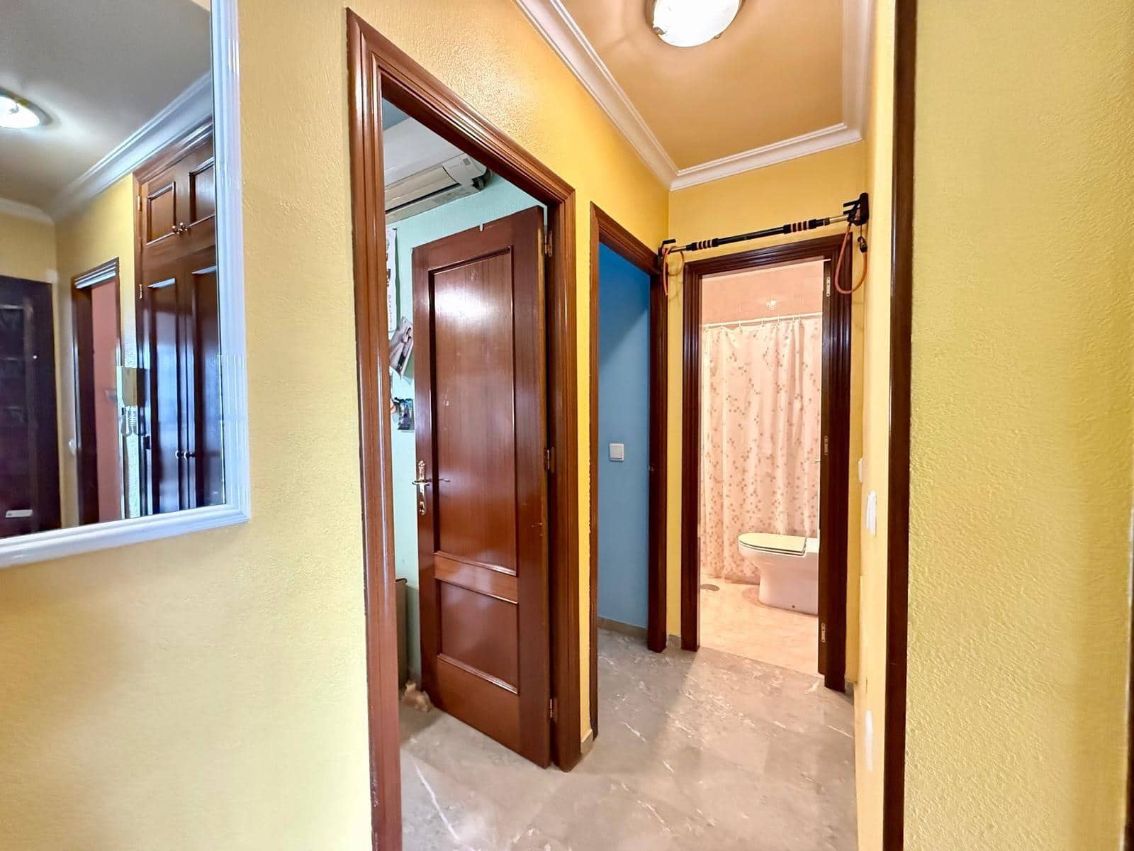 4 slaapkamer Rijtjeshuis te koop in Almeria stad met garage - € 399.000 (Ref: 9468563)