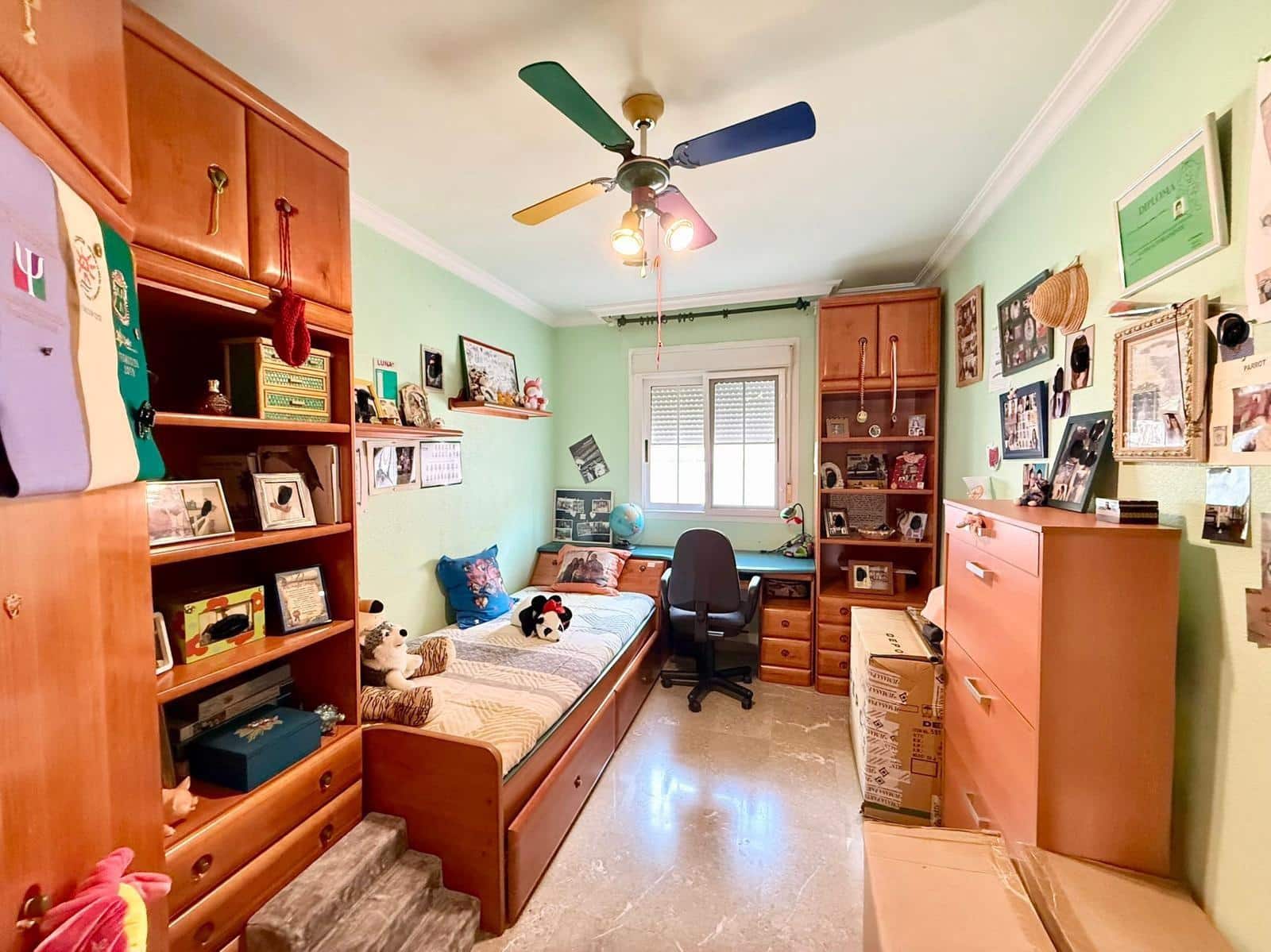 4 slaapkamer Rijtjeshuis te koop in Almeria stad met garage - € 399.000 (Ref: 9468563)