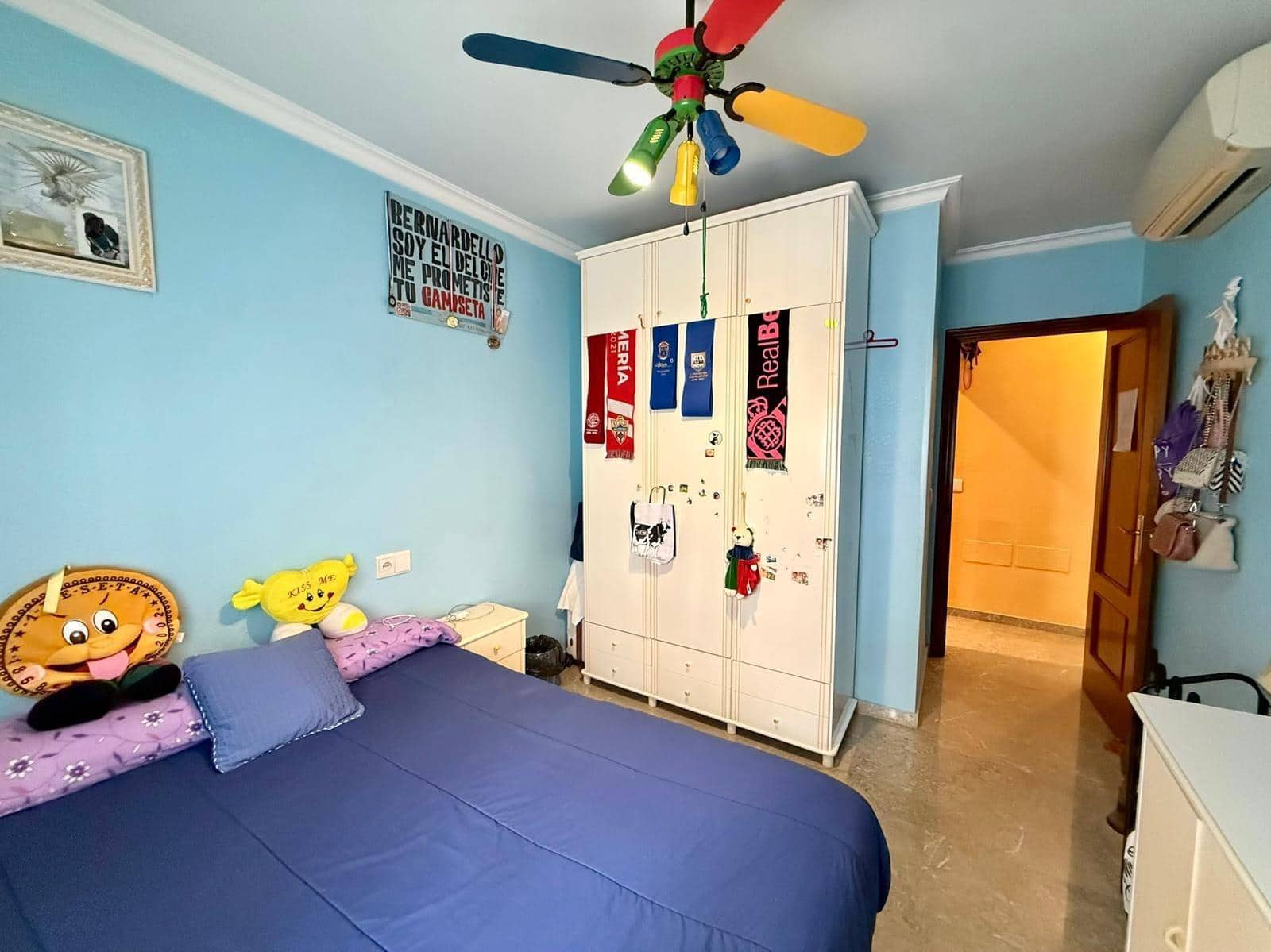 4 slaapkamer Rijtjeshuis te koop in Almeria stad met garage - € 399.000 (Ref: 9468563)