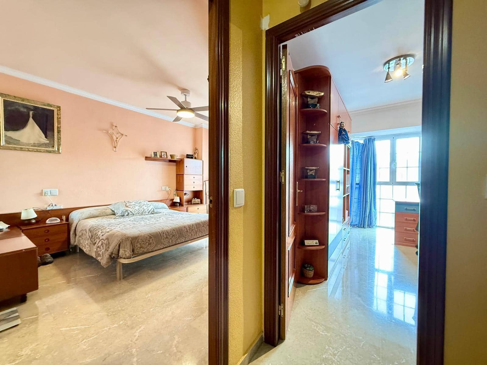 4 slaapkamer Rijtjeshuis te koop in Almeria stad met garage - € 399.000 (Ref: 9468563)