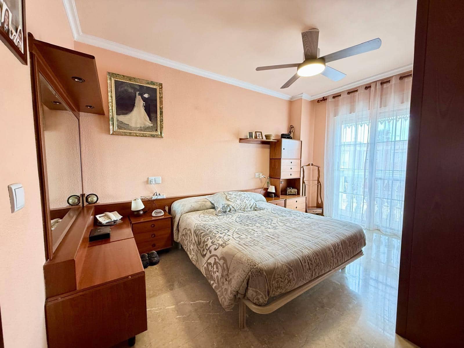 4 slaapkamer Rijtjeshuis te koop in Almeria stad met garage - € 399.000 (Ref: 9468563)