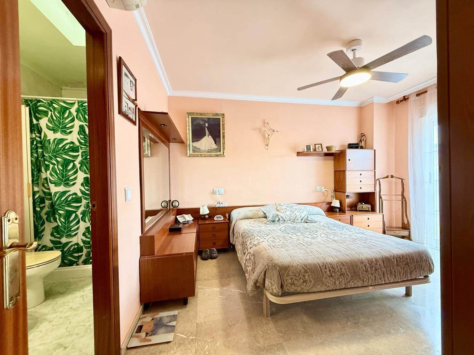4 slaapkamer Rijtjeshuis te koop in Almeria stad met garage - € 399.000 (Ref: 9468563)