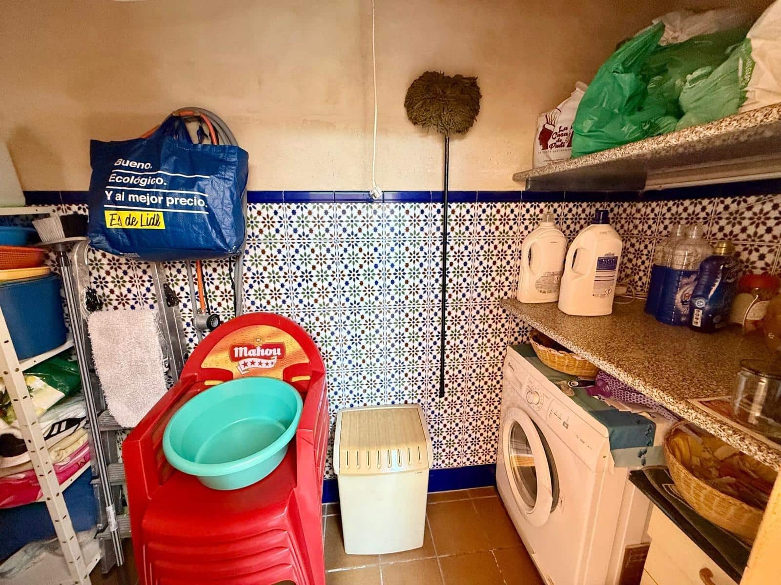 4 slaapkamer Rijtjeshuis te koop in Almeria stad met garage - € 399.000 (Ref: 9468563)