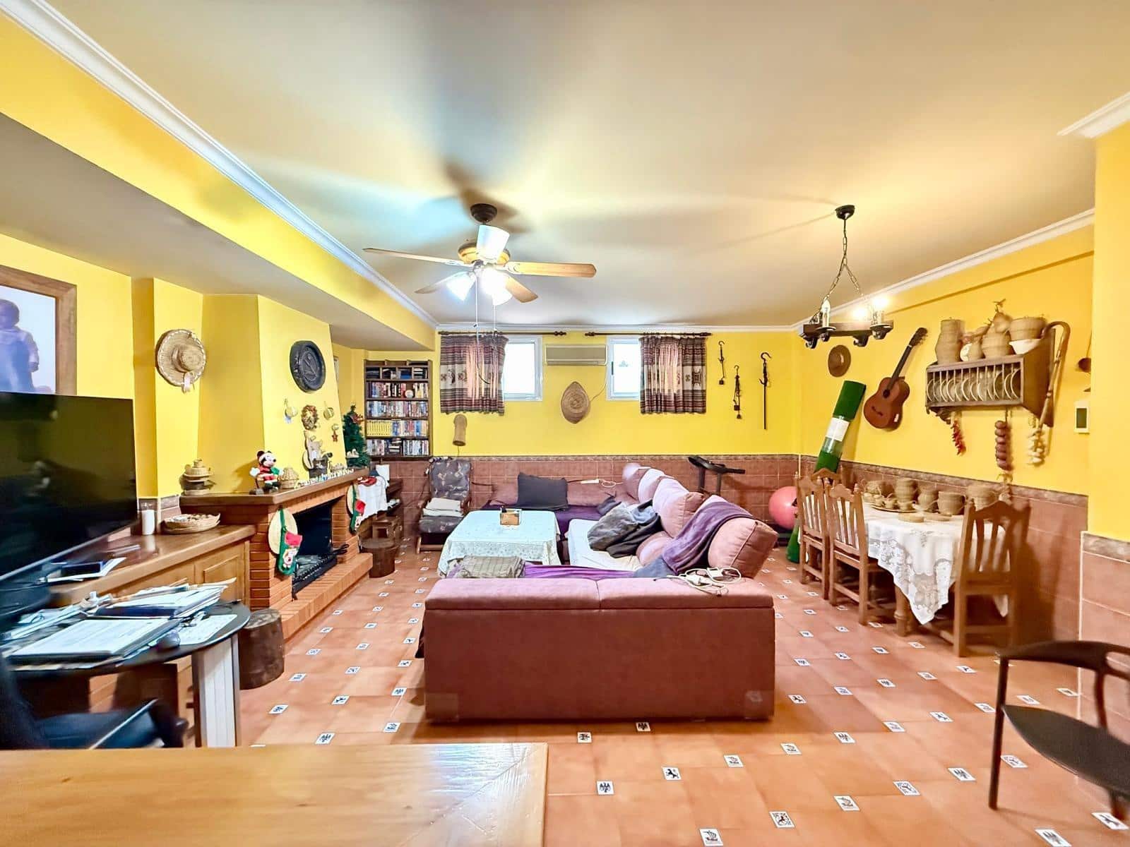 4 slaapkamer Rijtjeshuis te koop in Almeria stad met garage - € 399.000 (Ref: 9468563)