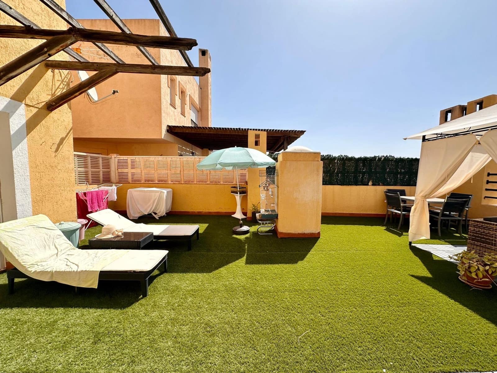 5 slaapkamer Rijtjeshuis te koop in La Envia Golf - € 270.000 (Ref: 9491589)