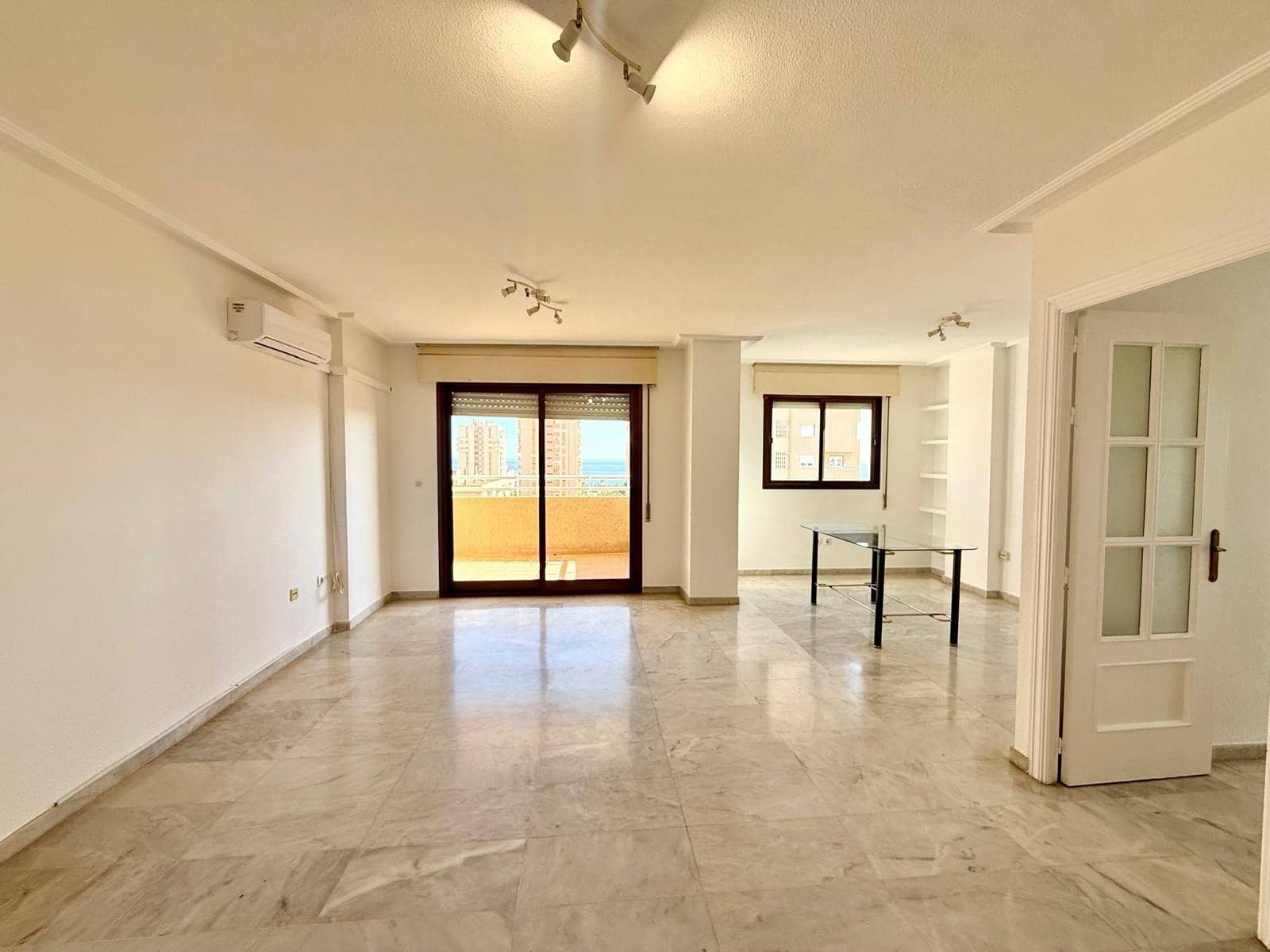 3 bedroom Flat for rent in Aguadulce (Almeria) with pool - € 800 (Ref: 9504444)