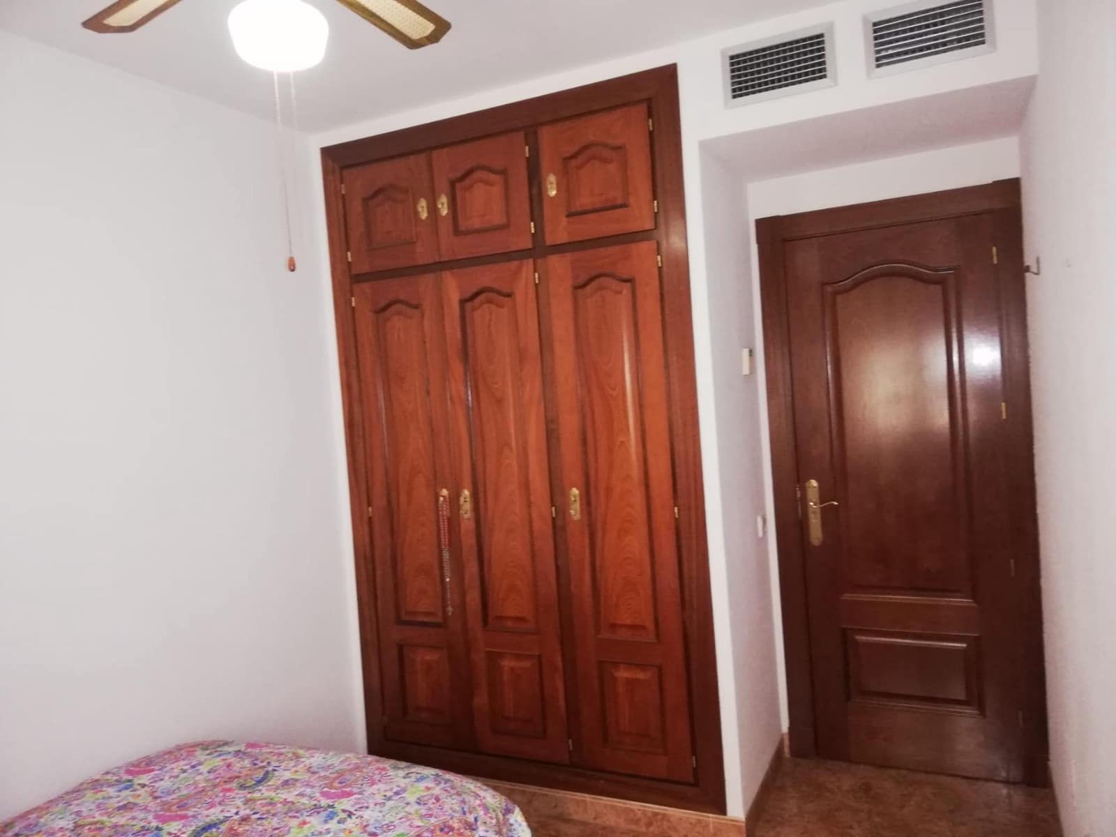 2 slaapkamer Flat te huur in Almeria stad - € 850 (Ref: 9504445)