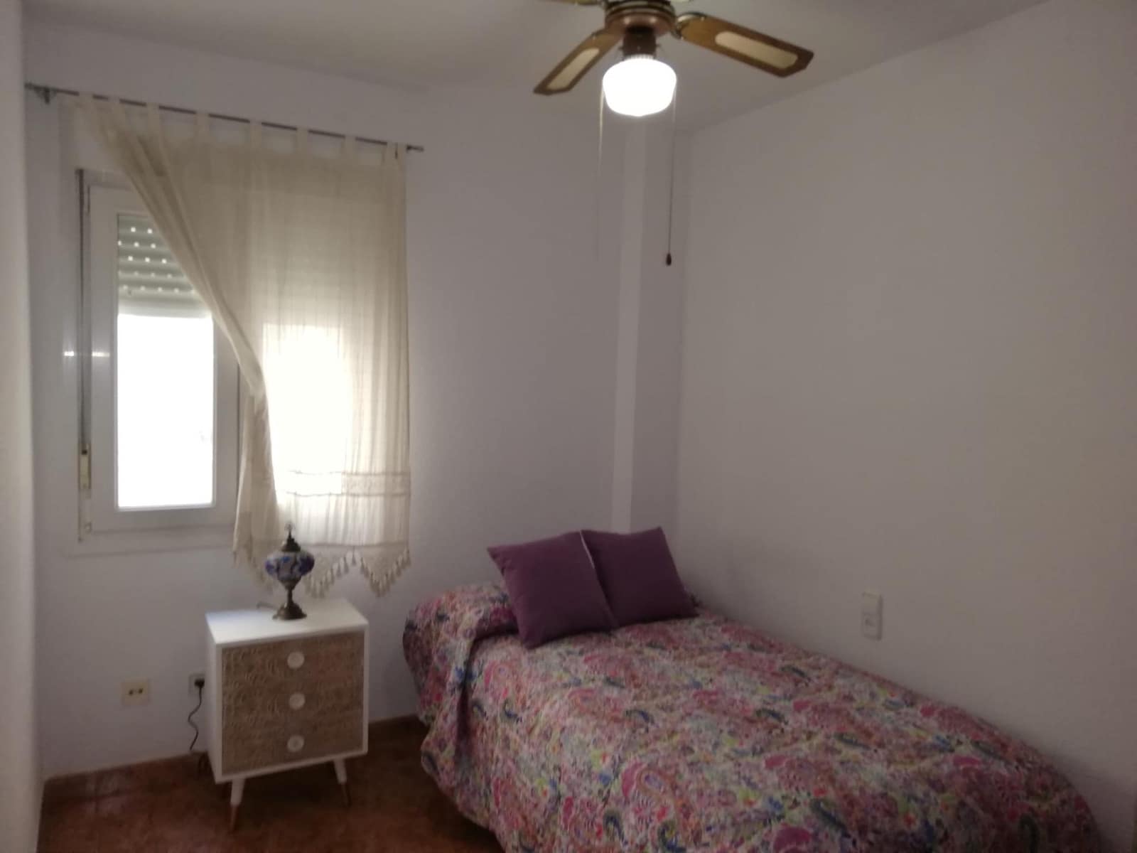 2 slaapkamer Flat te huur in Almeria stad - € 850 (Ref: 9504445)