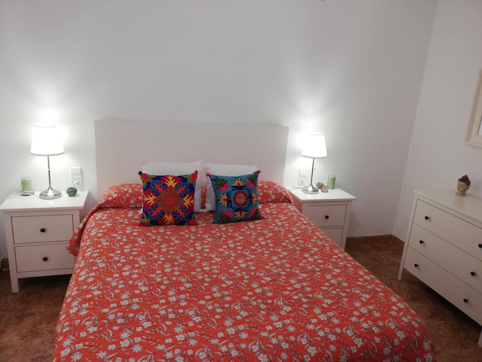 2 slaapkamer Flat te huur in Almeria stad - € 850 (Ref: 9504445)