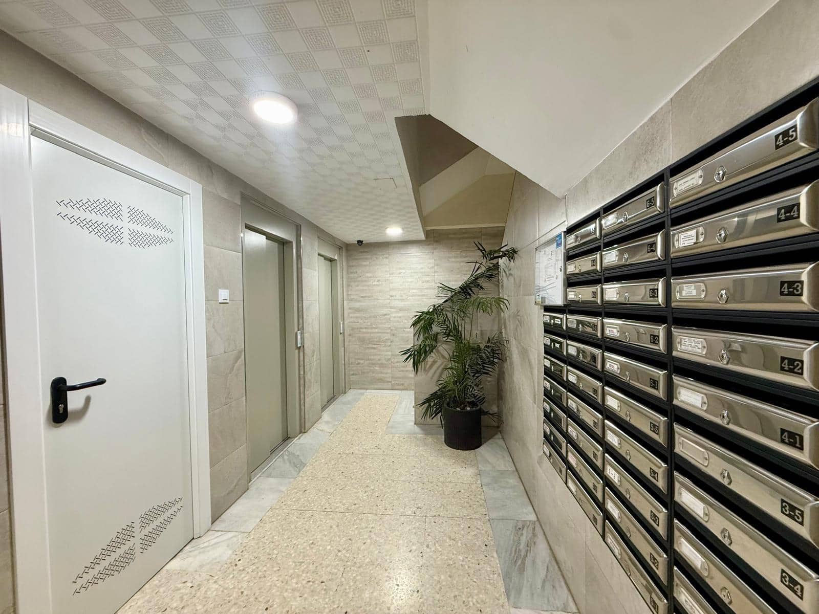 Piso de 3 habitaciones en Almería ciudad en venta - 229.000 € (Ref: 9513527)