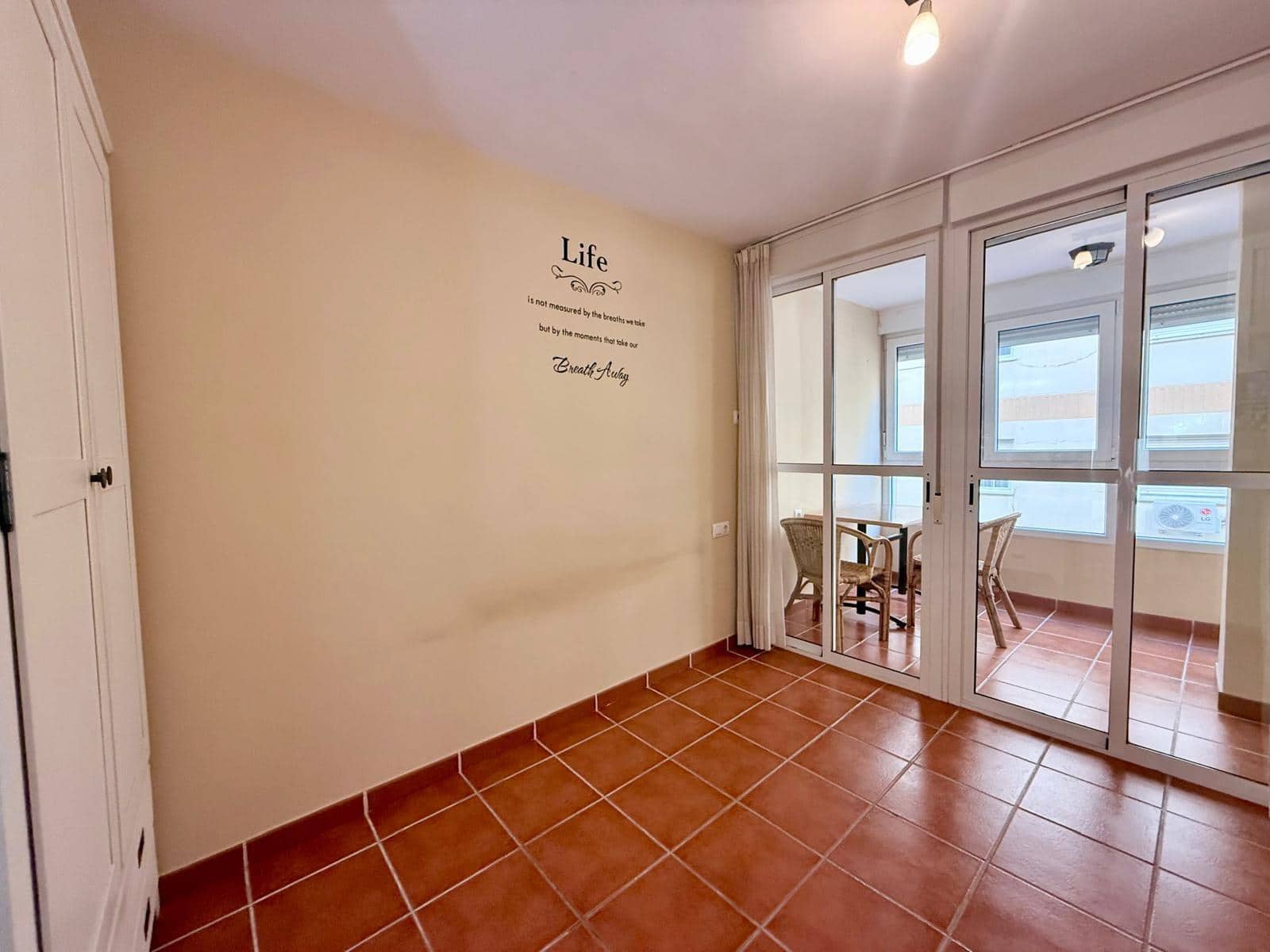 Piso de 3 habitaciones en Almería ciudad en venta - 229.000 € (Ref: 9513527)