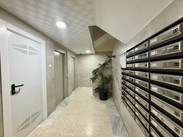 3 makuuhuone Asunto myytävänä paikassa Centro, Almería kaupunki - 198 000 € (Ref: 9513527)