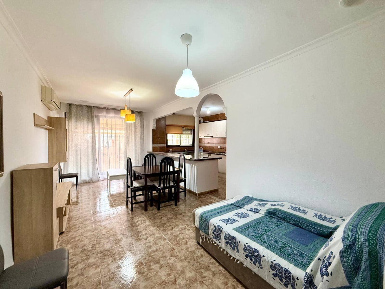 Piso de 3 habitaciones en Aguadulce (Almeria) en alquiler con piscina - 750 € (Ref: 9524462)