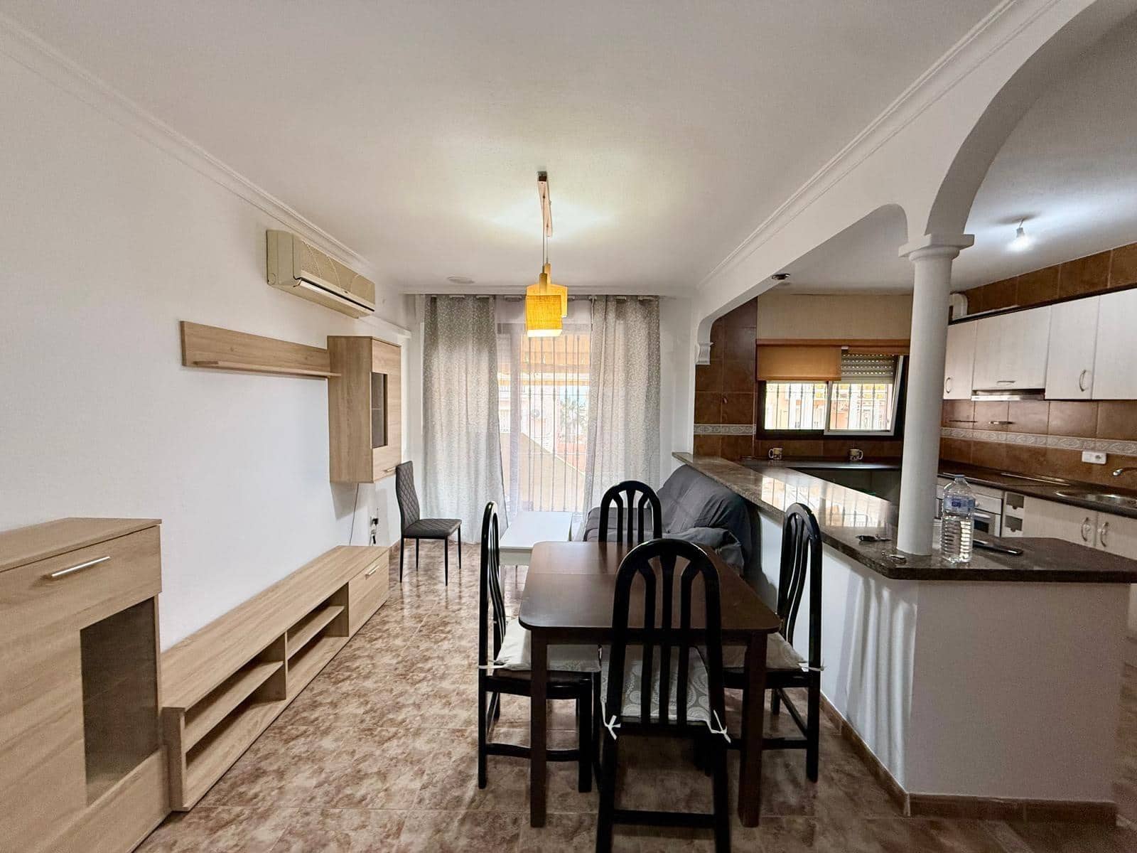 Piso de 3 habitaciones en Aguadulce (Almeria) en alquiler con piscina - 750 € (Ref: 9524462)