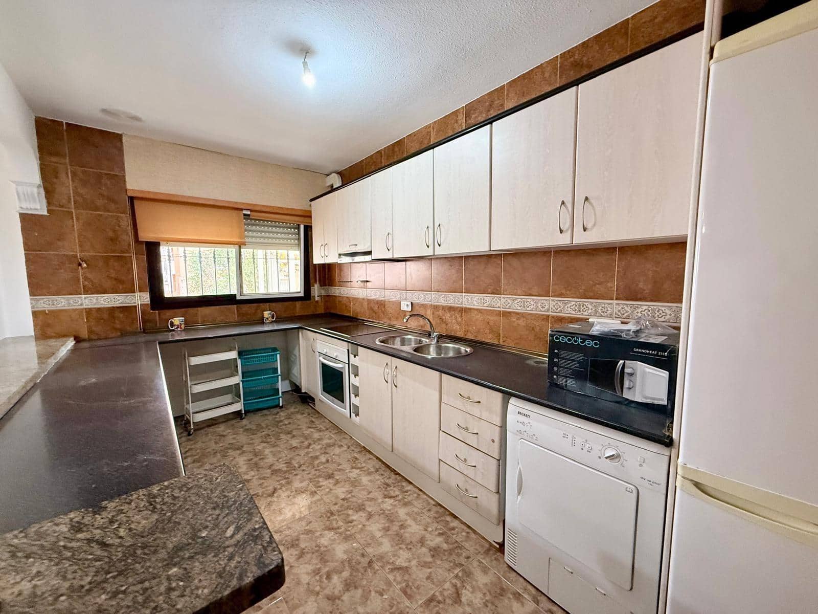 Piso de 3 habitaciones en Aguadulce (Almeria) en alquiler con piscina - 750 € (Ref: 9524462)