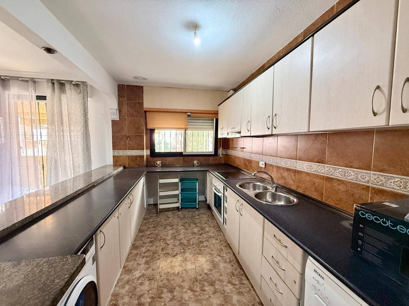 Piso de 3 habitaciones en Aguadulce (Almeria) en alquiler con piscina - 750 € (Ref: 9524462)