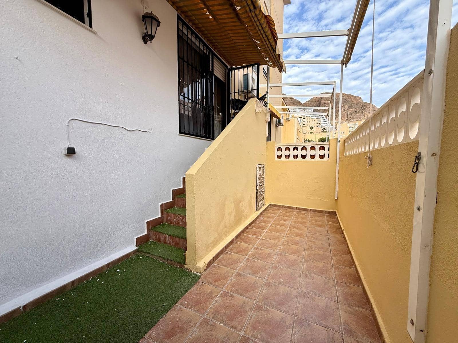 Piso de 3 habitaciones en Aguadulce (Almeria) en alquiler con piscina - 750 € (Ref: 9524462)