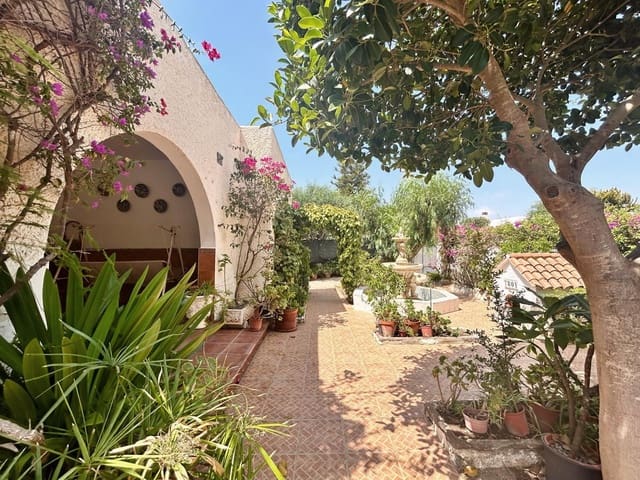 2 soveværelse Villa til salg i Retamar, Almería by med swimmingpool garage - € 350.000 (Ref: 9527836)