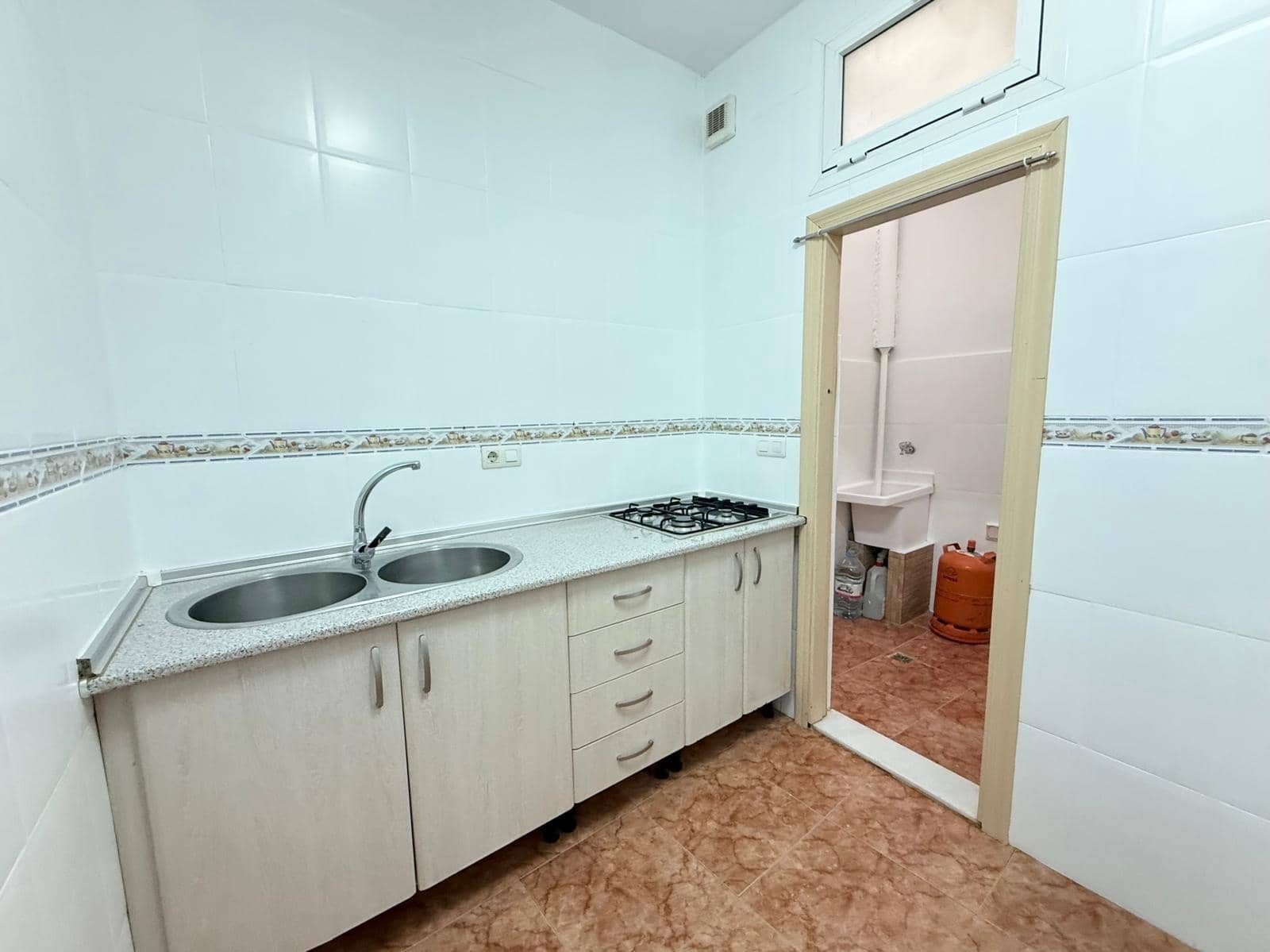 3 sovrum Hus att hyra i Almeria stad - 650 € (Ref: 9534062)