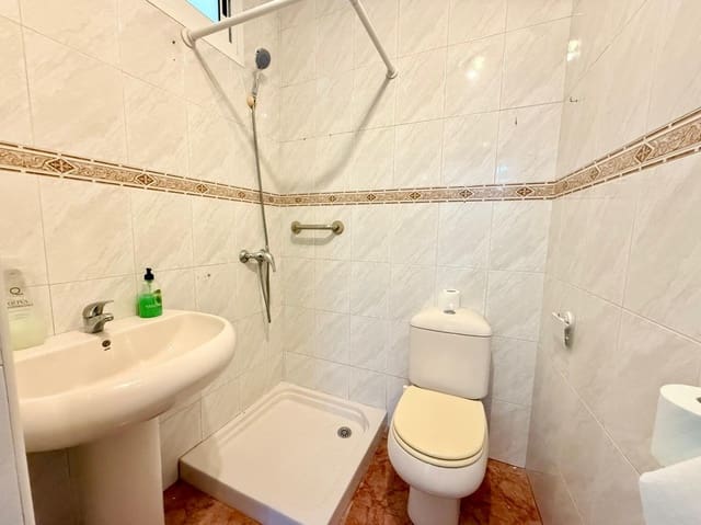 3 sovrum Hus att hyra i La Chanca - Pescadería, Almería stad - 650 € (Ref: 9534062)