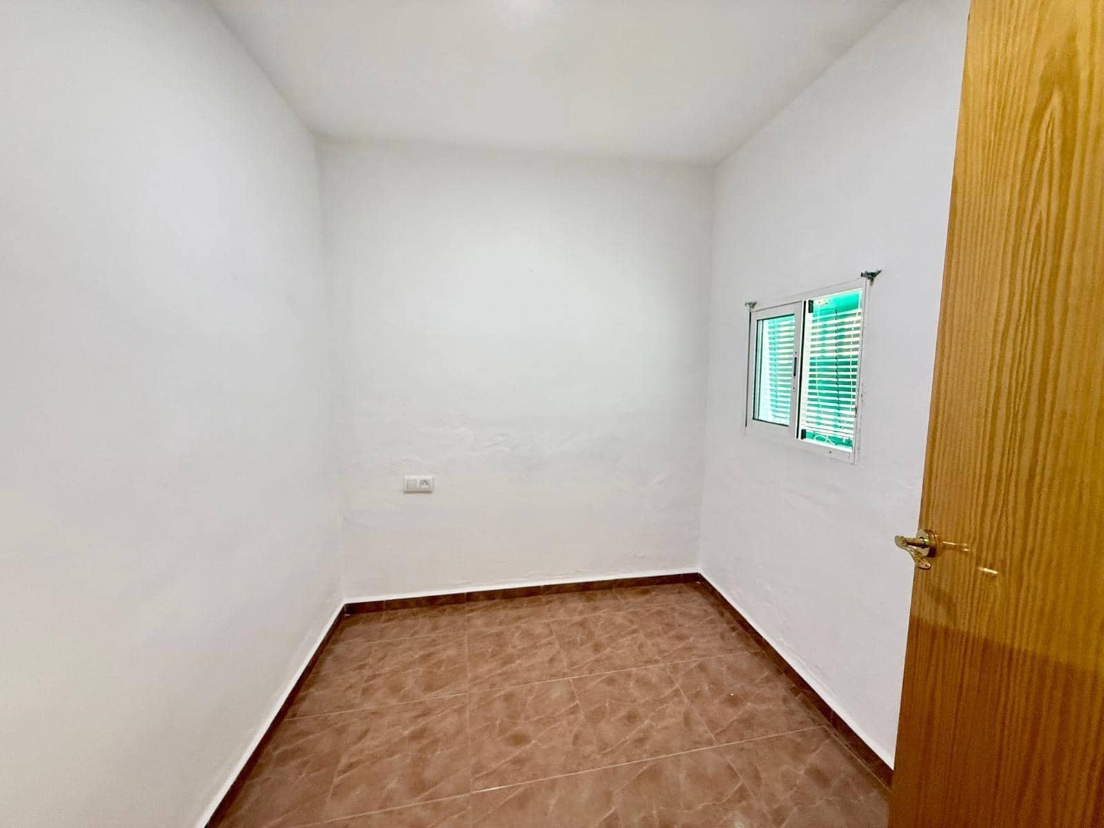 3 sovrum Hus att hyra i Almeria stad - 650 € (Ref: 9534062)