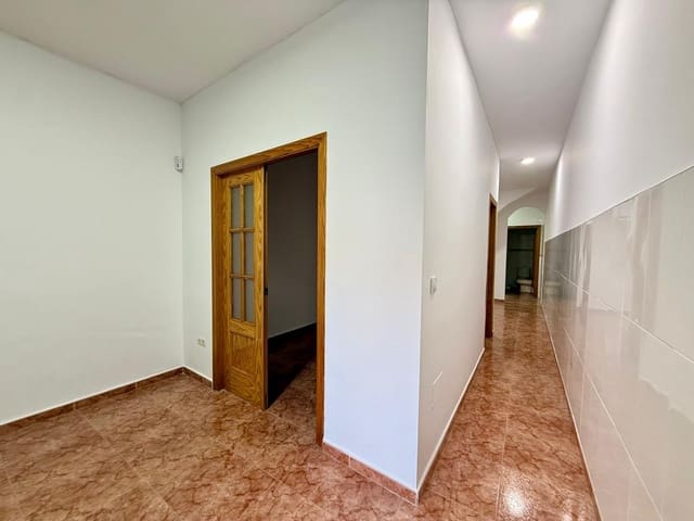 3 sovrum Hus att hyra i La Chanca - Pescadería, Almería stad - 650 € (Ref: 9534062)