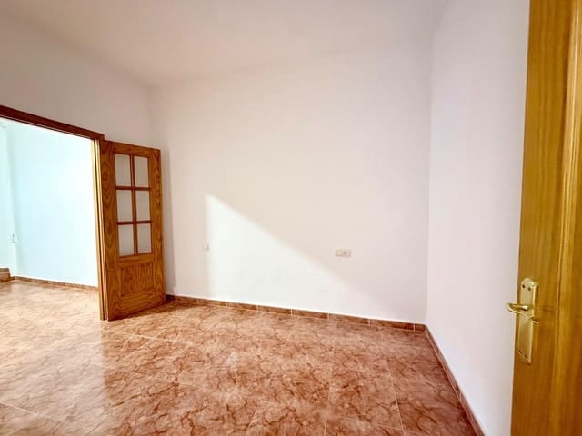 3 sovrum Hus att hyra i La Chanca - Pescadería, Almería stad - 650 € (Ref: 9534062)