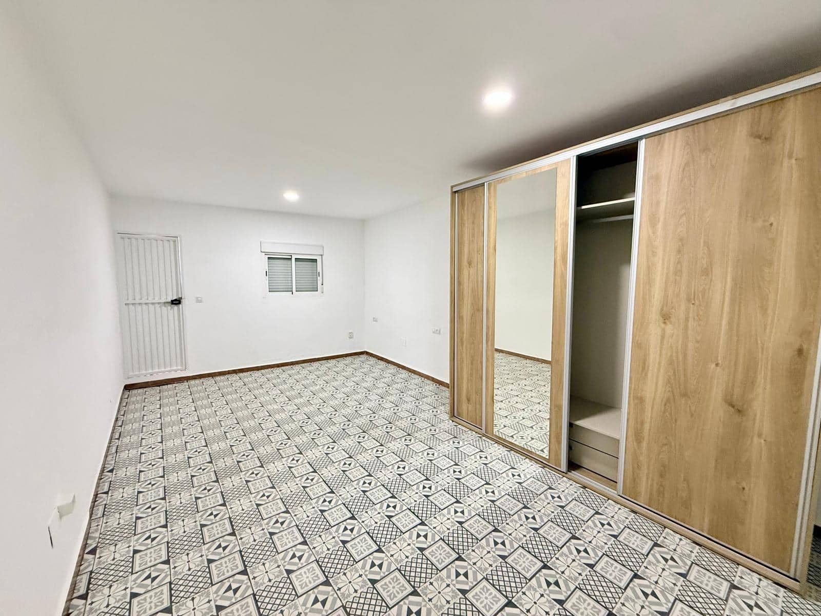 3 sovrum Hus att hyra i Almeria stad - 650 € (Ref: 9534062)